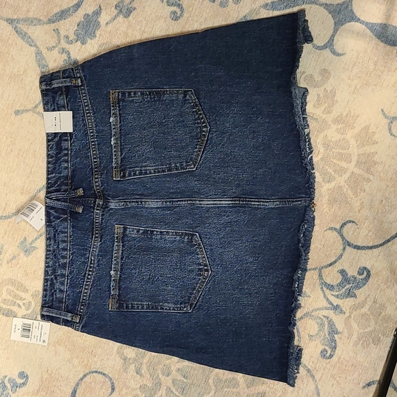 Good American Twisted Seam Denim Mini - Picture 2 of 5